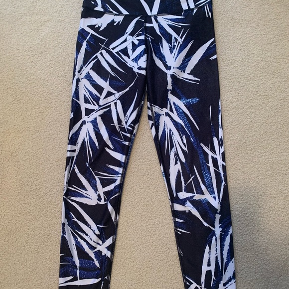 Fabletics matching set - Picture 8 of 8